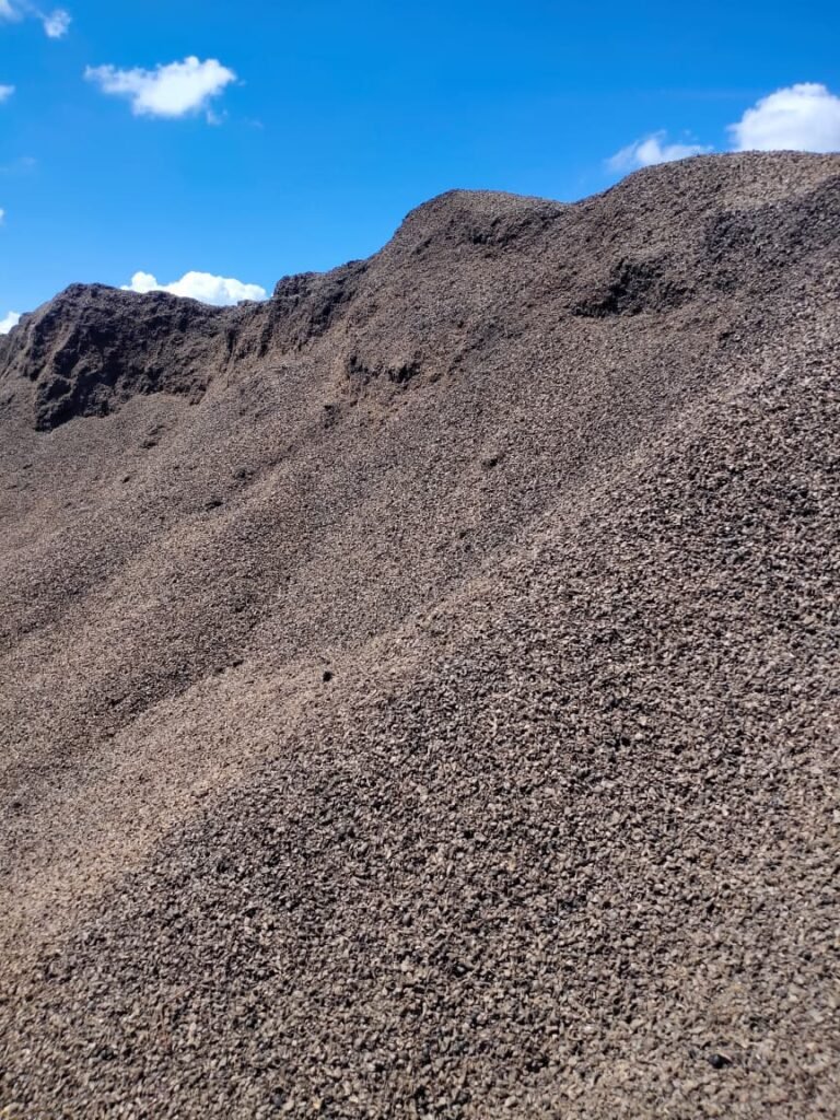 Clean screened palm kernel shell